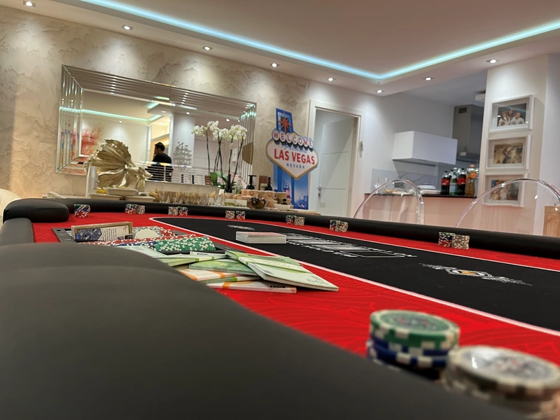 Anniversaire autour d'une table de Poker